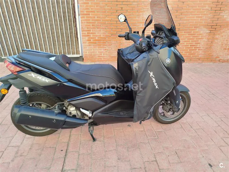 Yamaha XMAX 300 - Vista 4