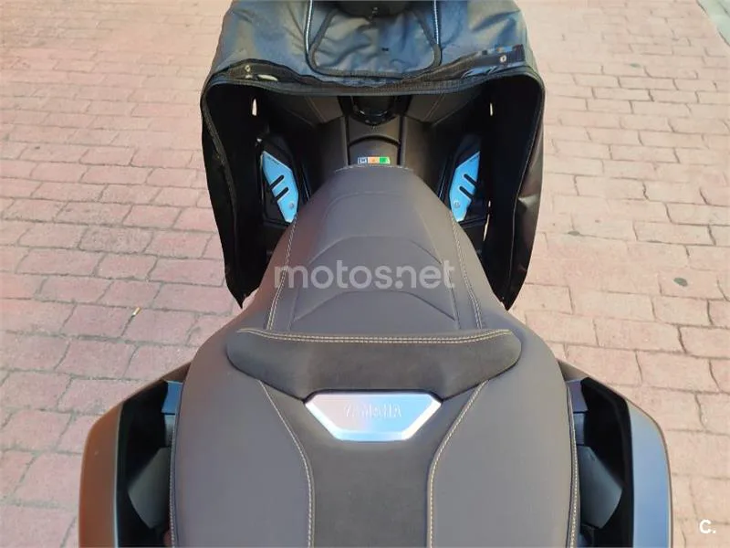 Yamaha XMAX 300 - Vista 5