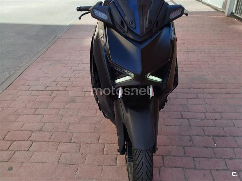 Yamaha XMAX 300 - Vista 6