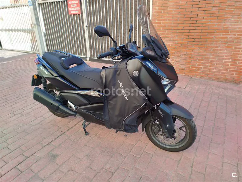 Yamaha XMAX 300 - Vista 8