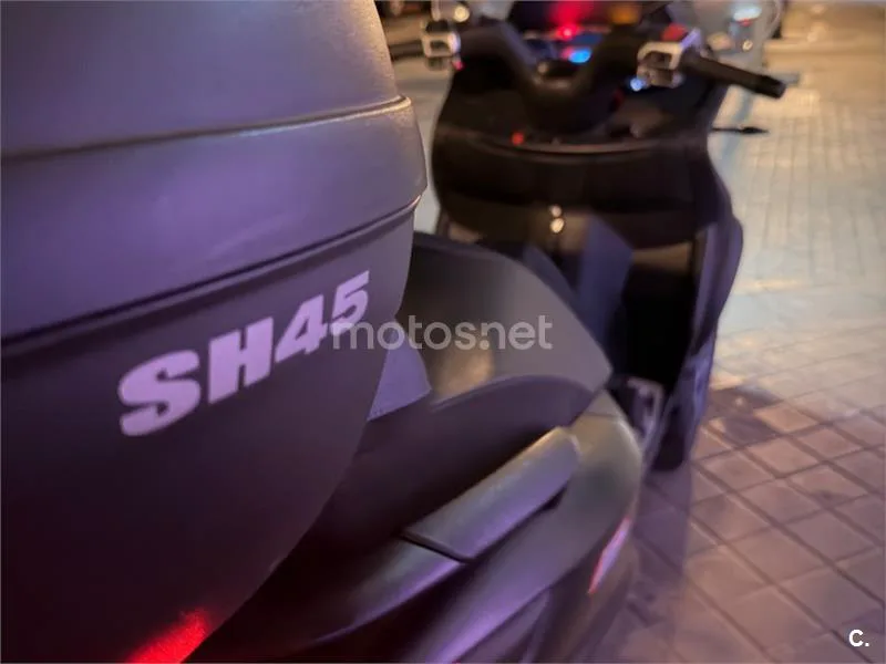Piaggio MP3 - Vista 3