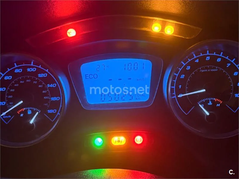 Piaggio MP3 - Vista 8