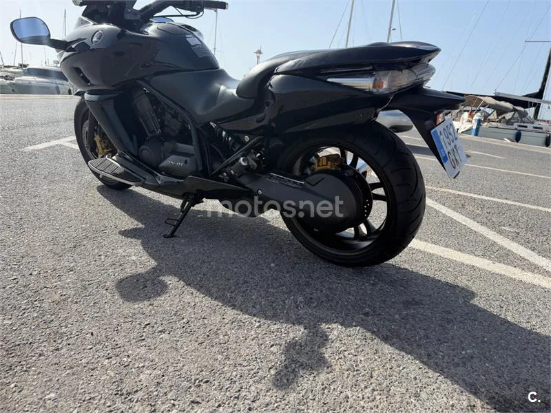 Honda DN-01 - Vista 11