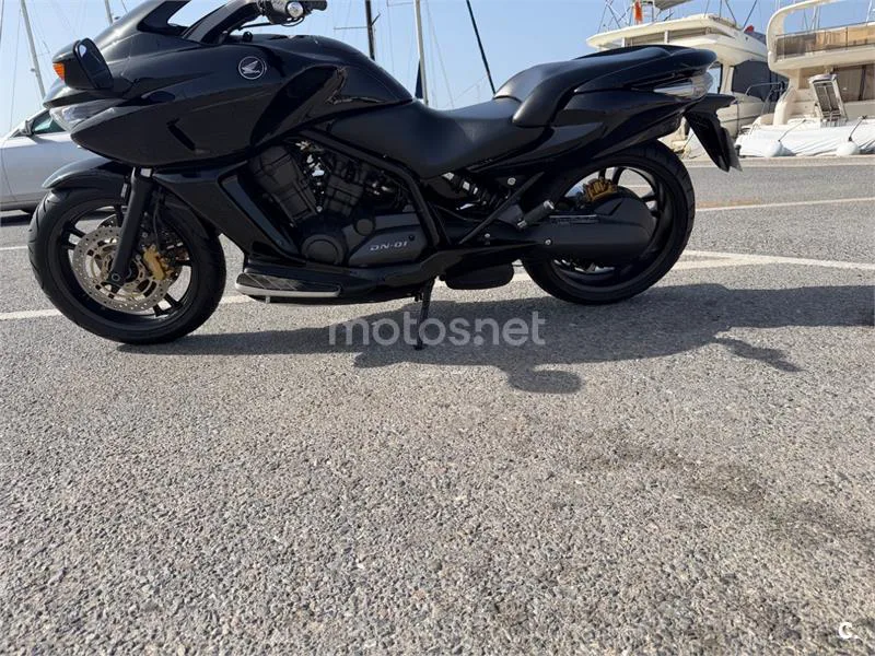 Honda DN-01 - Vista 10