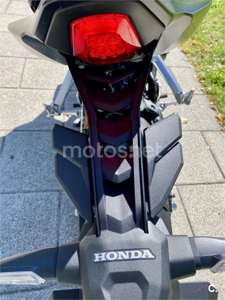 Honda CB650R - Vista 13
