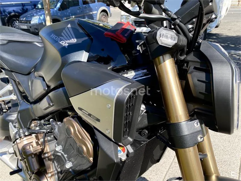 Honda CB650R - Vista 14