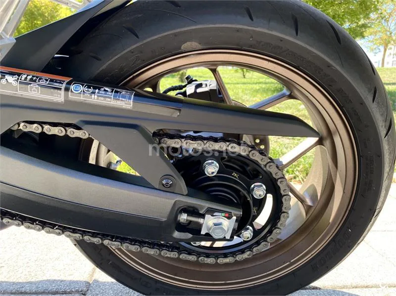 Honda CB650R - Vista 6