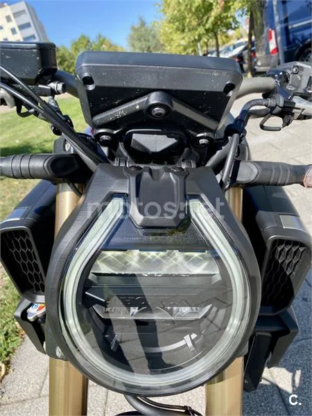 Honda CB650R - Vista 9