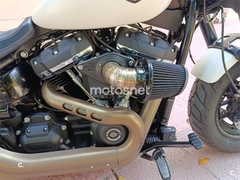 Harley-Davidson Fat Bob - Vista 7
