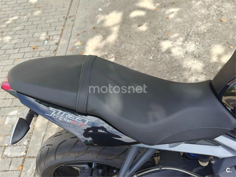 Triumph Street Triple - Vista 12