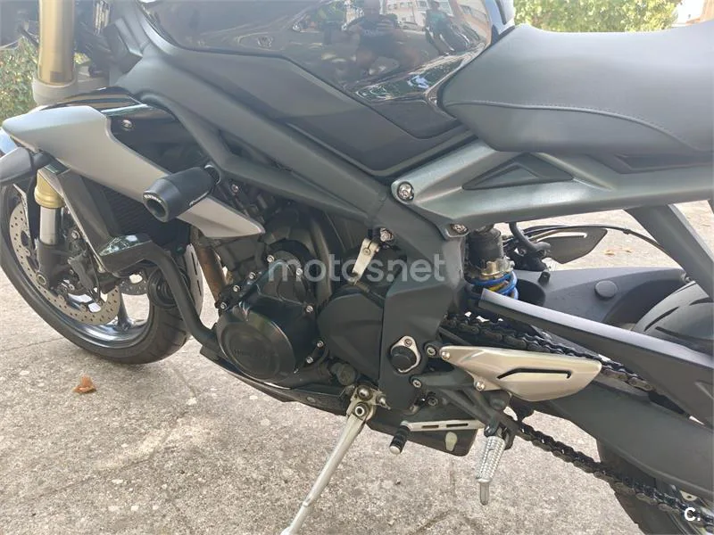 Triumph Street Triple - Vista 7