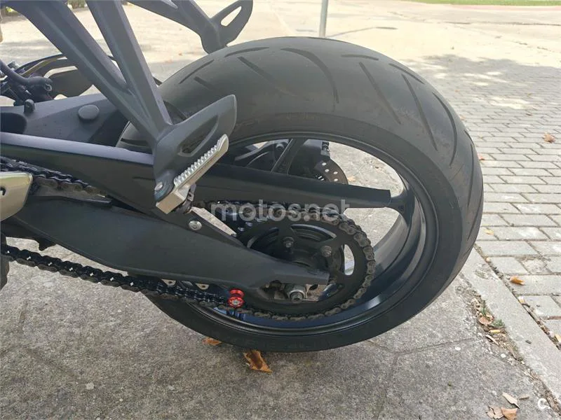 Triumph Street Triple - Vista 10