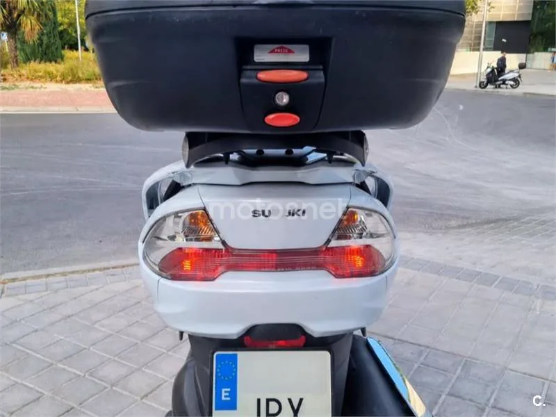 Suzuki Burgman 400 - Vista 4