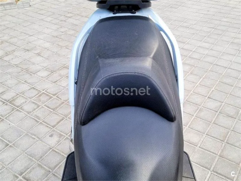 Suzuki Burgman 400 - Vista 8