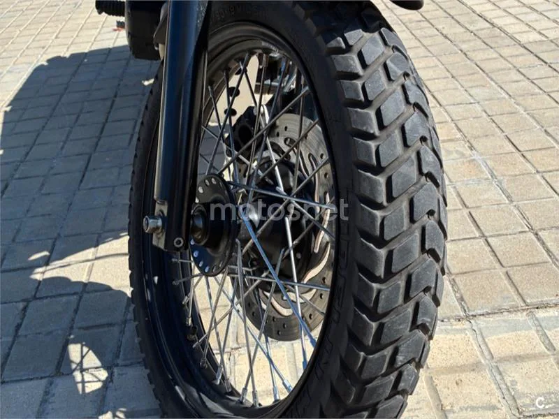 Triumph Scrambler - Vista 8