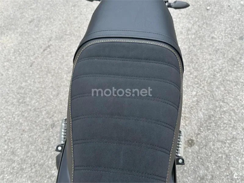 Yamaha XSR900 - Vista 10