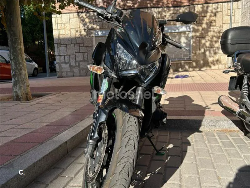 Kawasaki Z800 - Vista 4