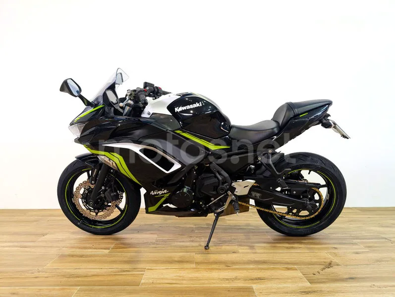 Kawasaki Ninja 650 - Vista 5