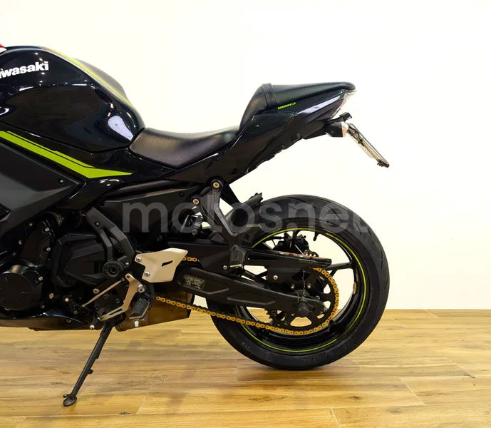 Kawasaki Ninja 650 - Vista 9