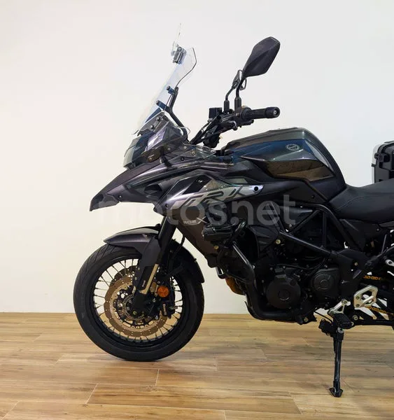 Benelli TRK 502 - Vista 8