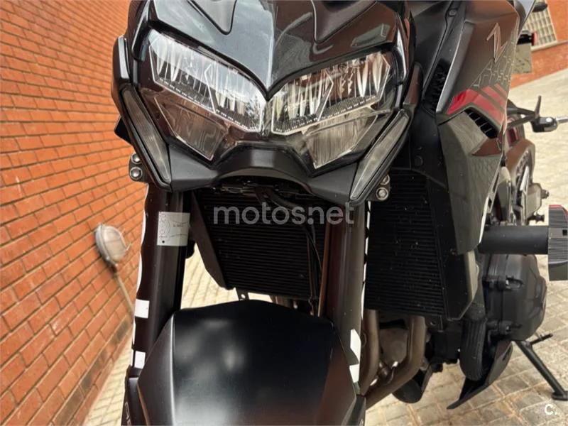 Kawasaki Z900 - Vista 12