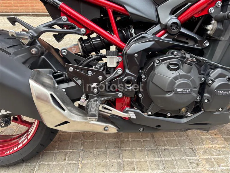 Kawasaki Z900 - Vista 8
