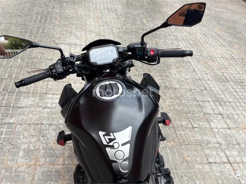 Kawasaki Z900 - Vista 9