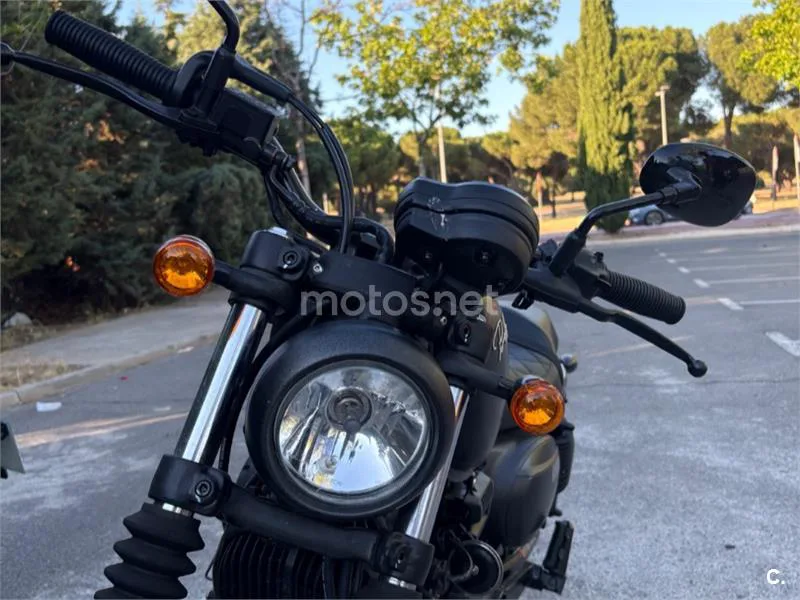 Hyosung Aquila GV 125 S - Vista 8