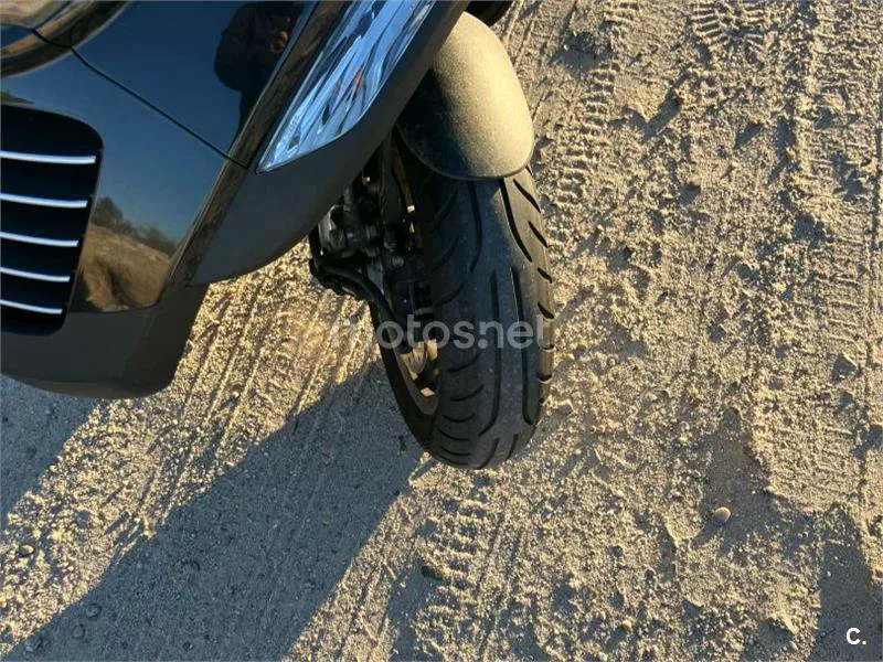 Piaggio MP3 250 - Vista 5