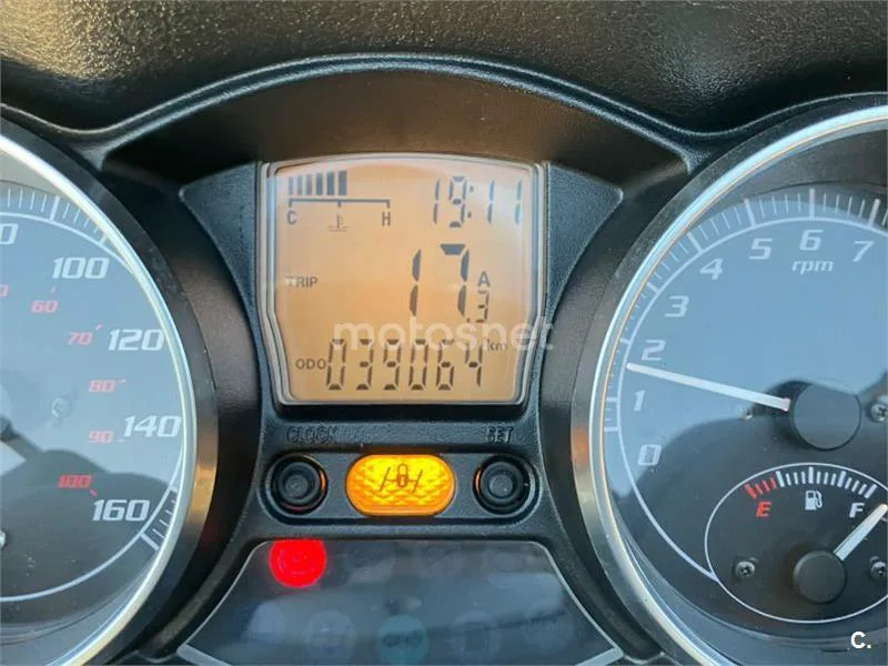 Piaggio MP3 250 - Vista 8
