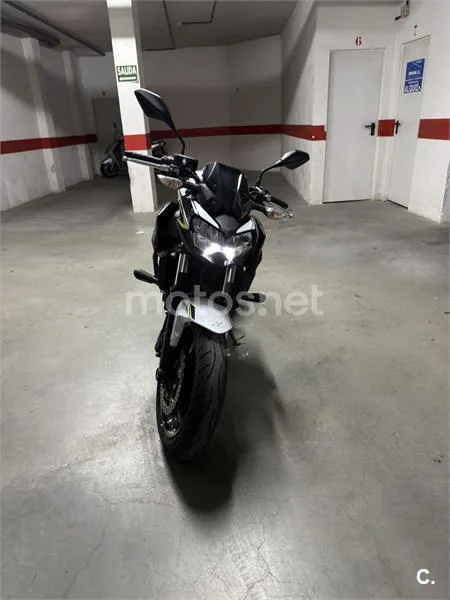Kawasaki Z650 - Vista 3