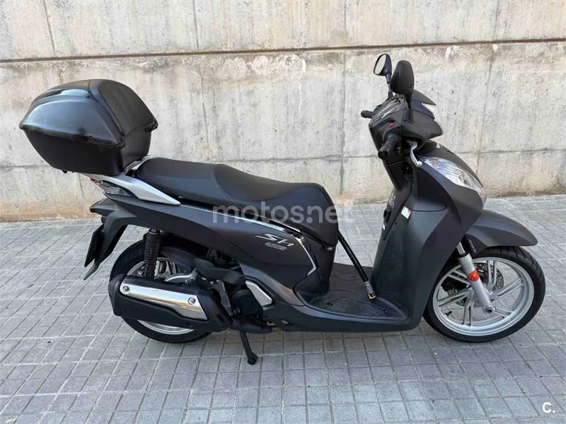 Honda SH300i - Vista 4