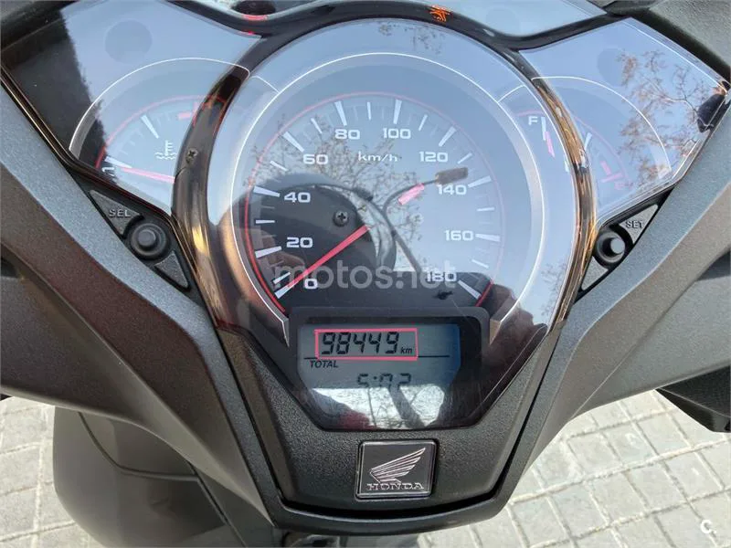 Honda SH300i - Vista 6