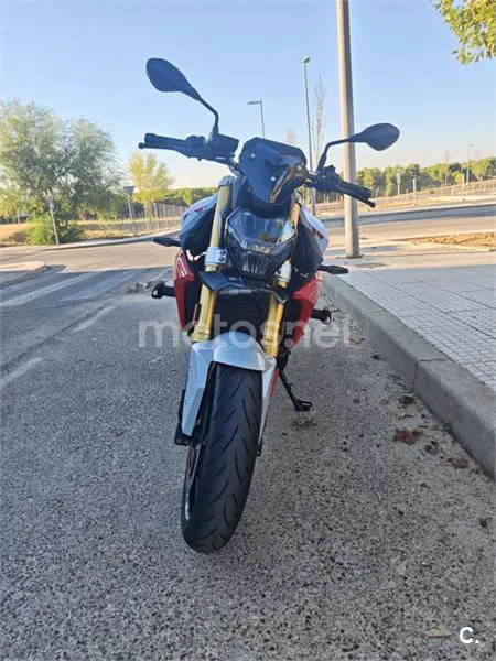 BMW F 900 R - Vista 4
