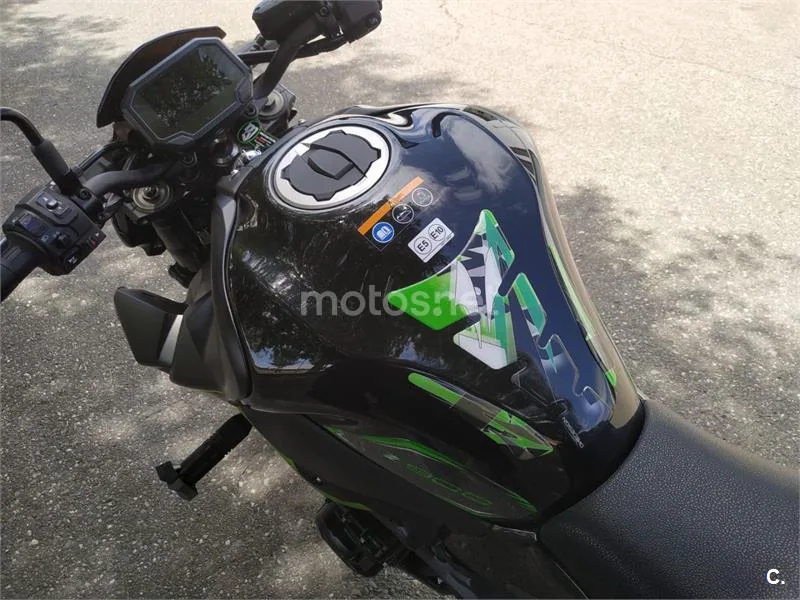 Kawasaki Z900 - Vista 3