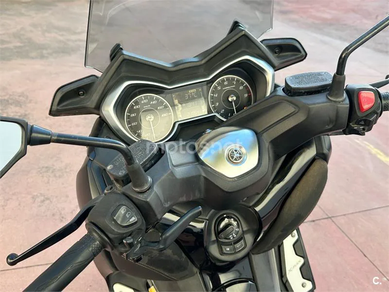Yamaha XMAX 400 - Vista 3