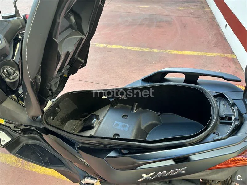 Yamaha XMAX 400 - Vista 7