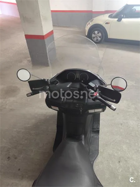 Suzuki Burgman 400 - Vista 6
