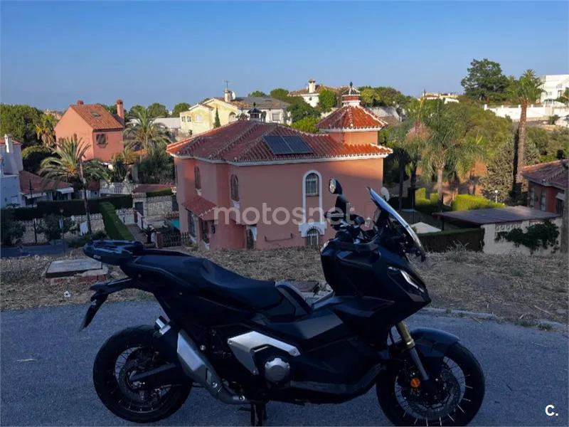 Honda X-ADV - Vista 4