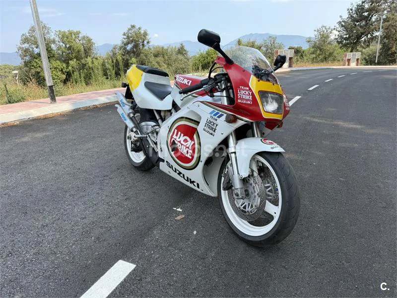 Suzuki RGV250 13.650 € 1991 Barcelona - 2