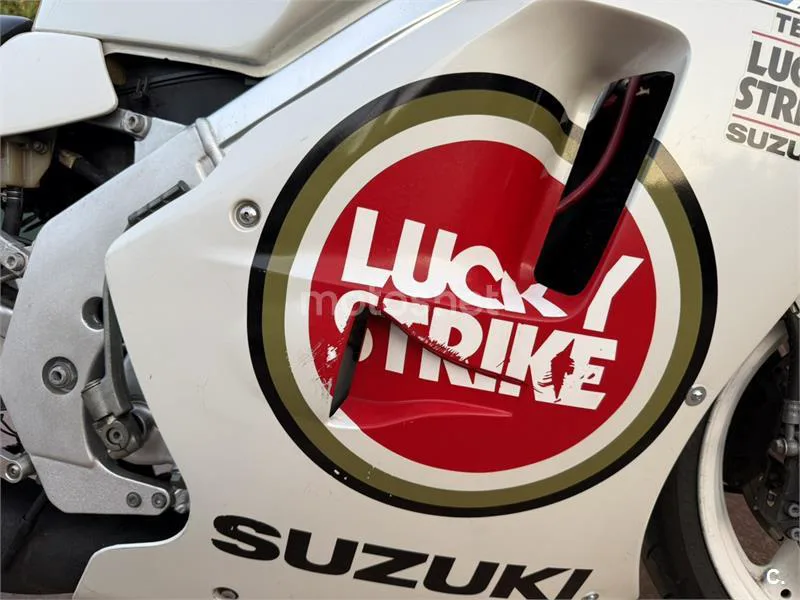 Suzuki RGV250 - Vista 8