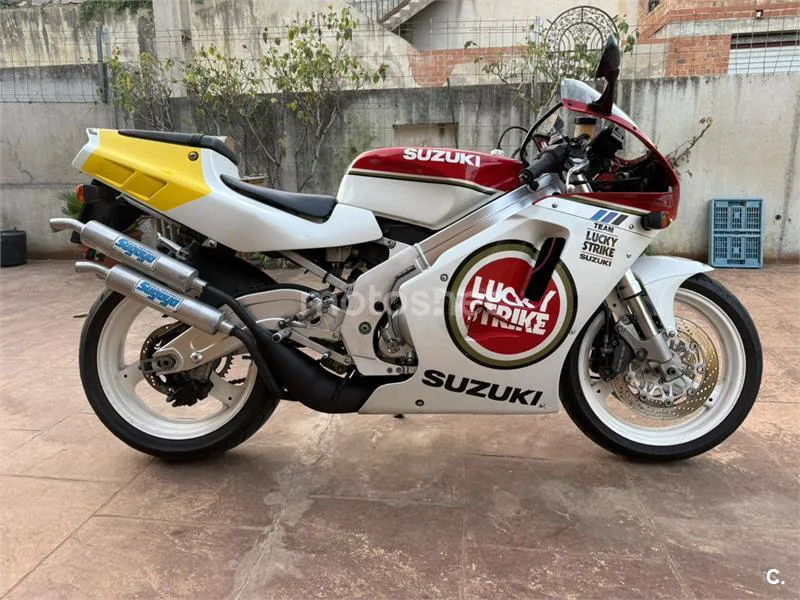 Suzuki RGV250 - Vista 10