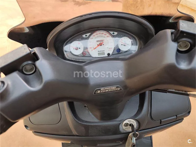 Suzuki Burgman 125 - Vista 10