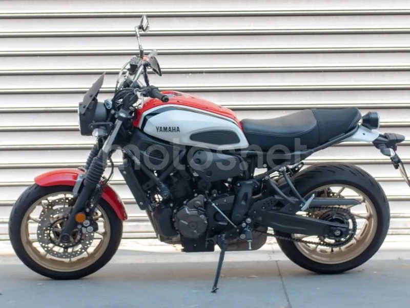 Yamaha XSR700 - Vista 20