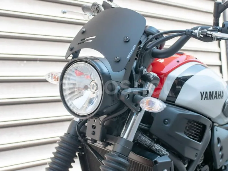 Yamaha XSR700 - Vista 3