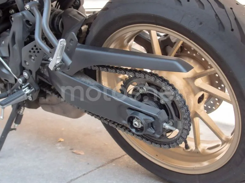 Yamaha XSR700 - Vista 6