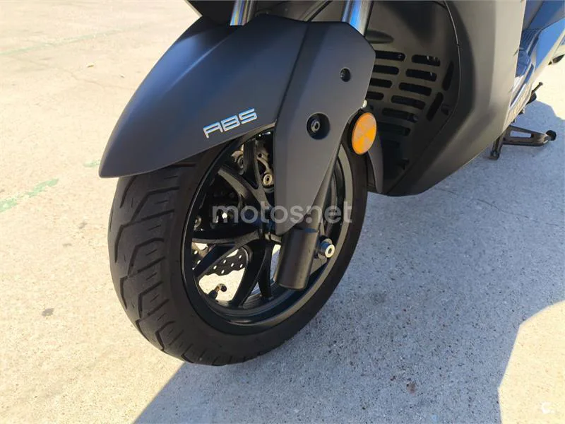 Kymco X-Town CT 300 - Vista 4