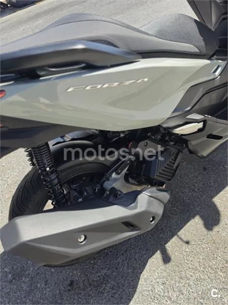 Honda Forza 125 - Vista 16