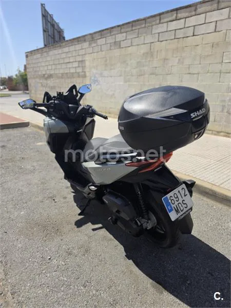 Honda Forza 125 - Vista 8