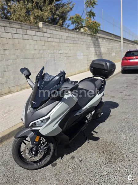 Honda Forza 125 - Vista 10